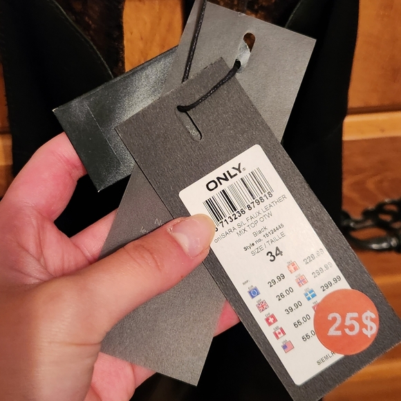 Leather Cami with Lace Details - Picture 7 of 8